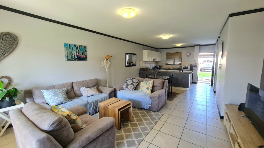 2 Bedroom Property for Sale in Bowtie Western Cape